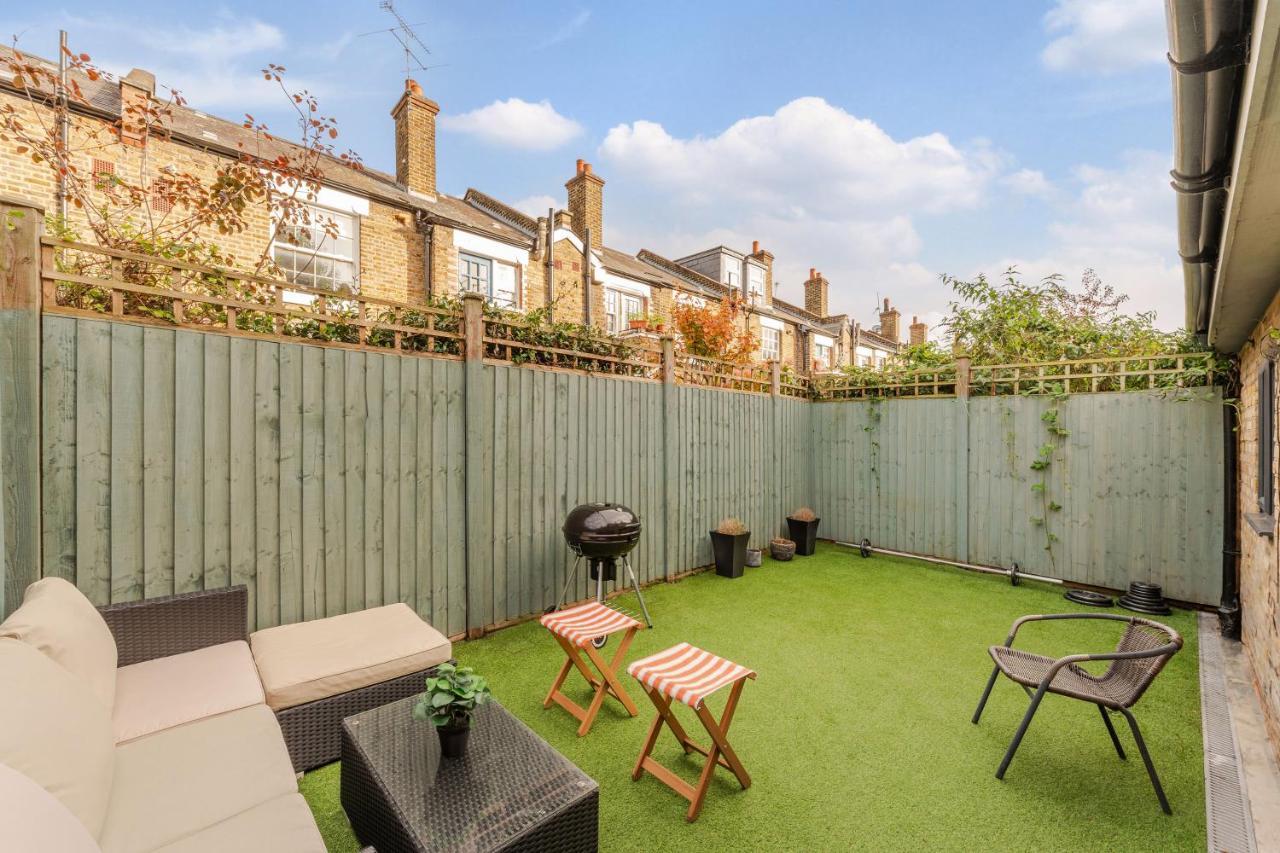 Three-bedroom Bliss In Town Leilighet *