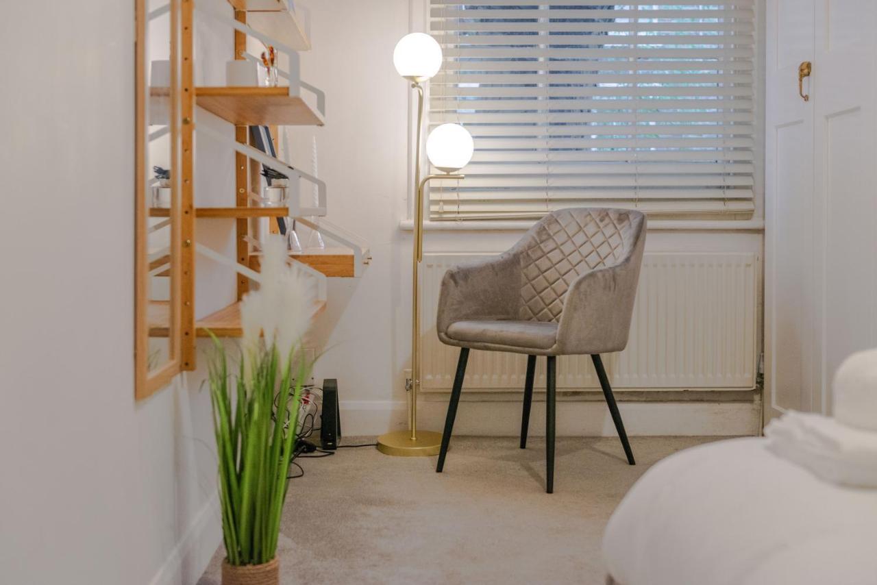 Leilighet Three-bedroom Bliss In Town *
