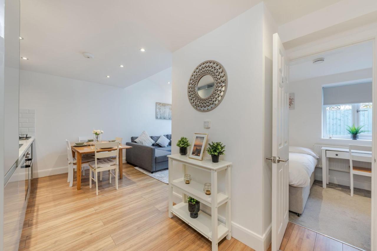Three-bedroom Bliss In Town Leilighet *