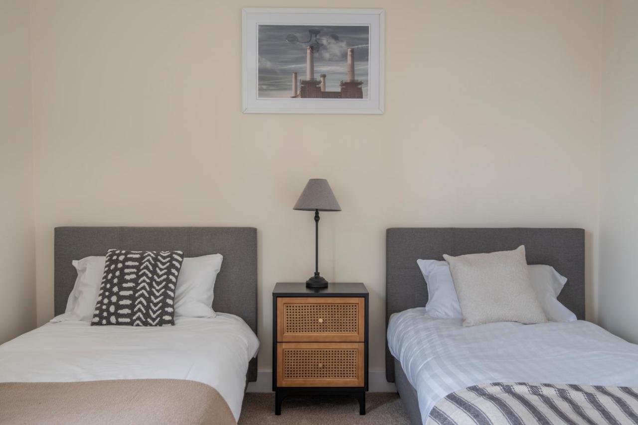 The Lockton - Portobello Road * Londen