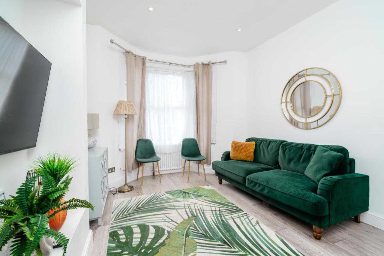 Modern 2 Bed Close To Westfield Stratford Mall With Garden Londen