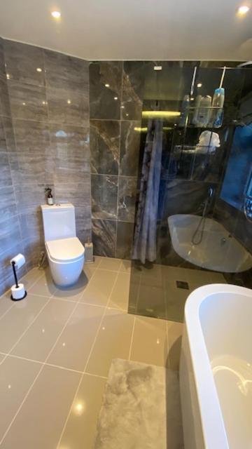 Stunning Double Bedroom Greenwich With Private Bathroom Alloggio in famiglia