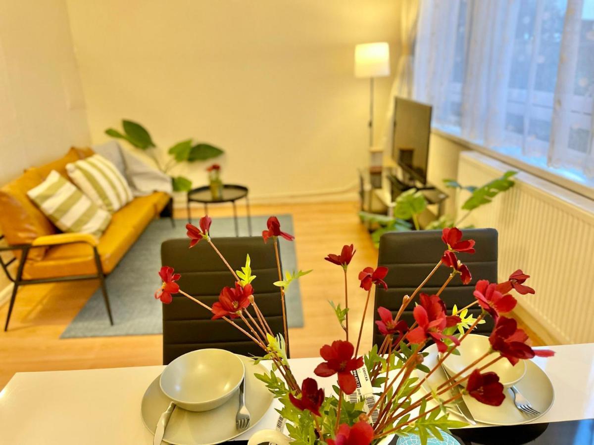 3br Close Station London
