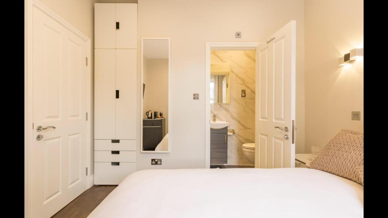 Alexander House Guest house