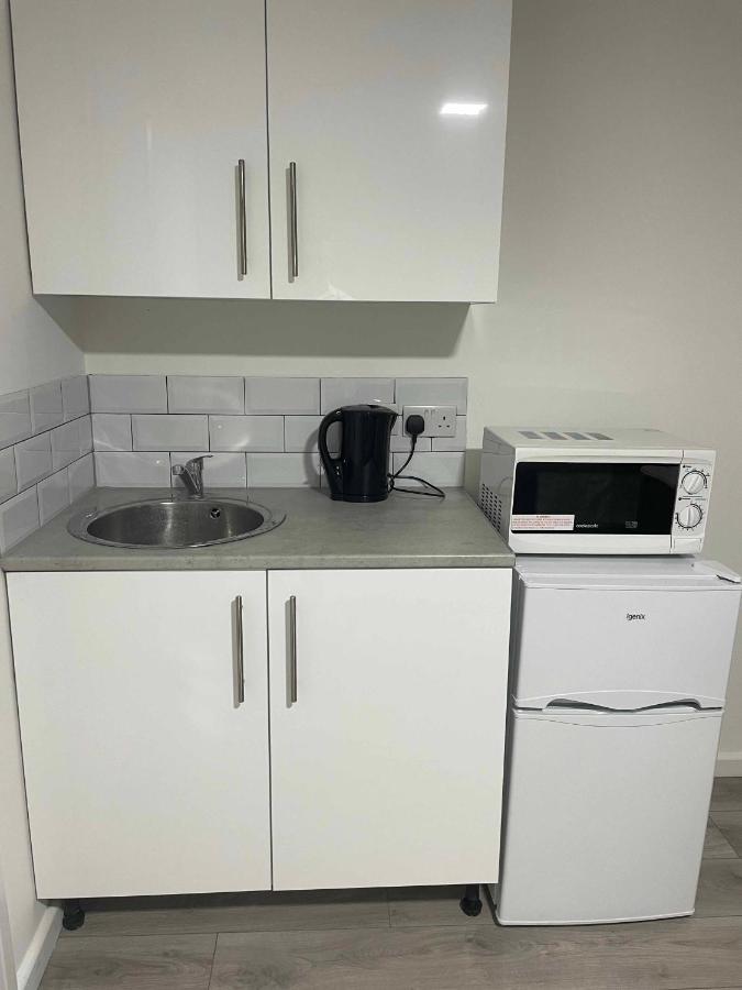 Apartment Flat Private Shower Wc And Kitchenette *