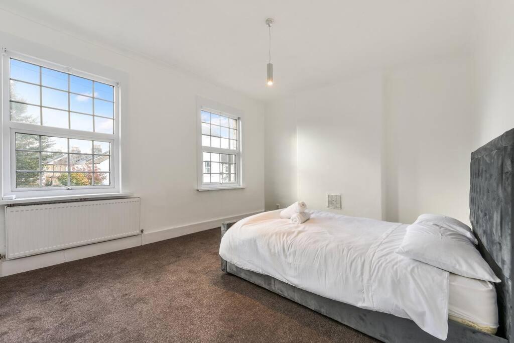 Cosy 3 Bed In Colliers Wood Semesterbostad