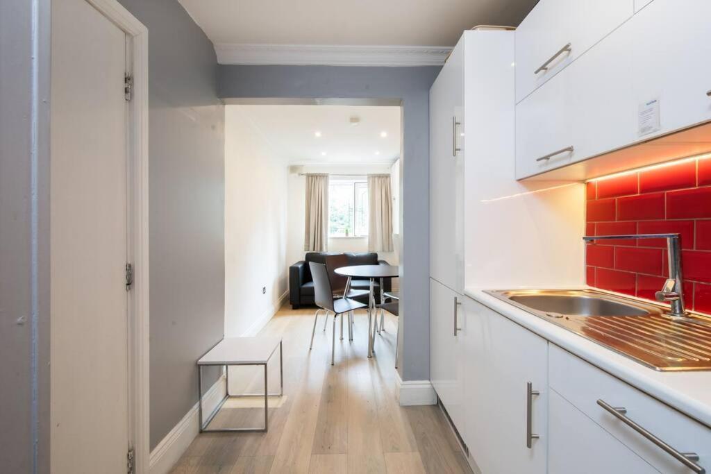 Cozy 2-bedroom Flat In Battersea Lägenhet