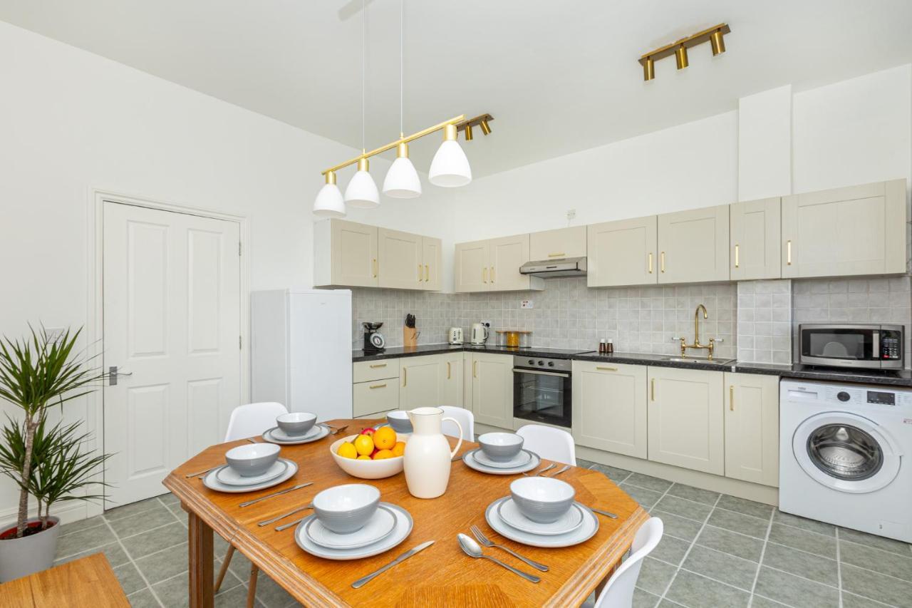 Spacious 4br 3-storey Townhouse In Lively Deptford * Londres