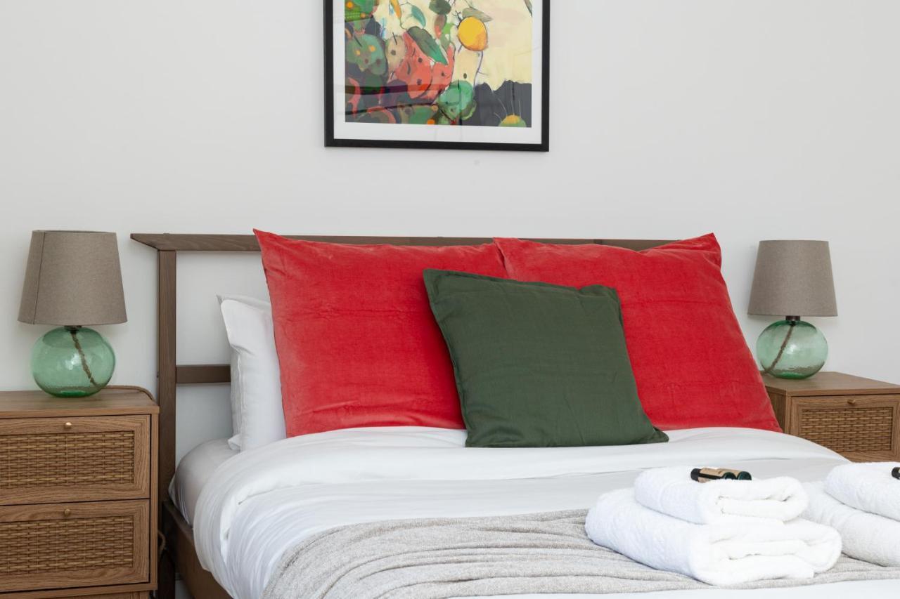 Spacious 4br 3-storey Townhouse In Lively Deptford * Londres