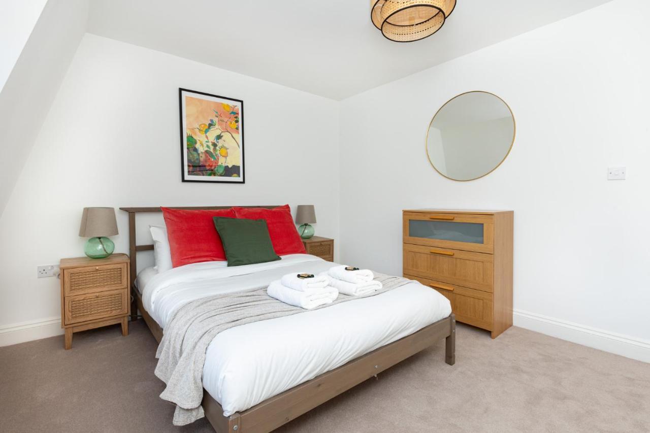 Hébergement de vacances Spacious 4br 3-storey Townhouse In Lively Deptford Londres