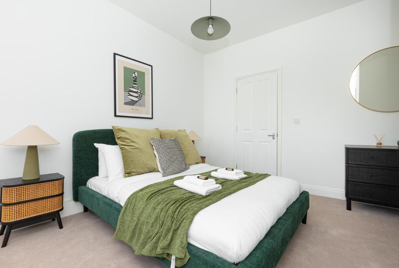 Spacious 4br 3-storey Townhouse In Lively Deptford * Londres