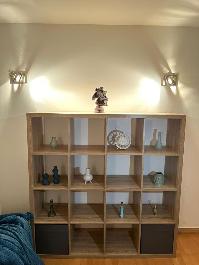 2 Bedroom Flat In Leicester Square Lägenhet *