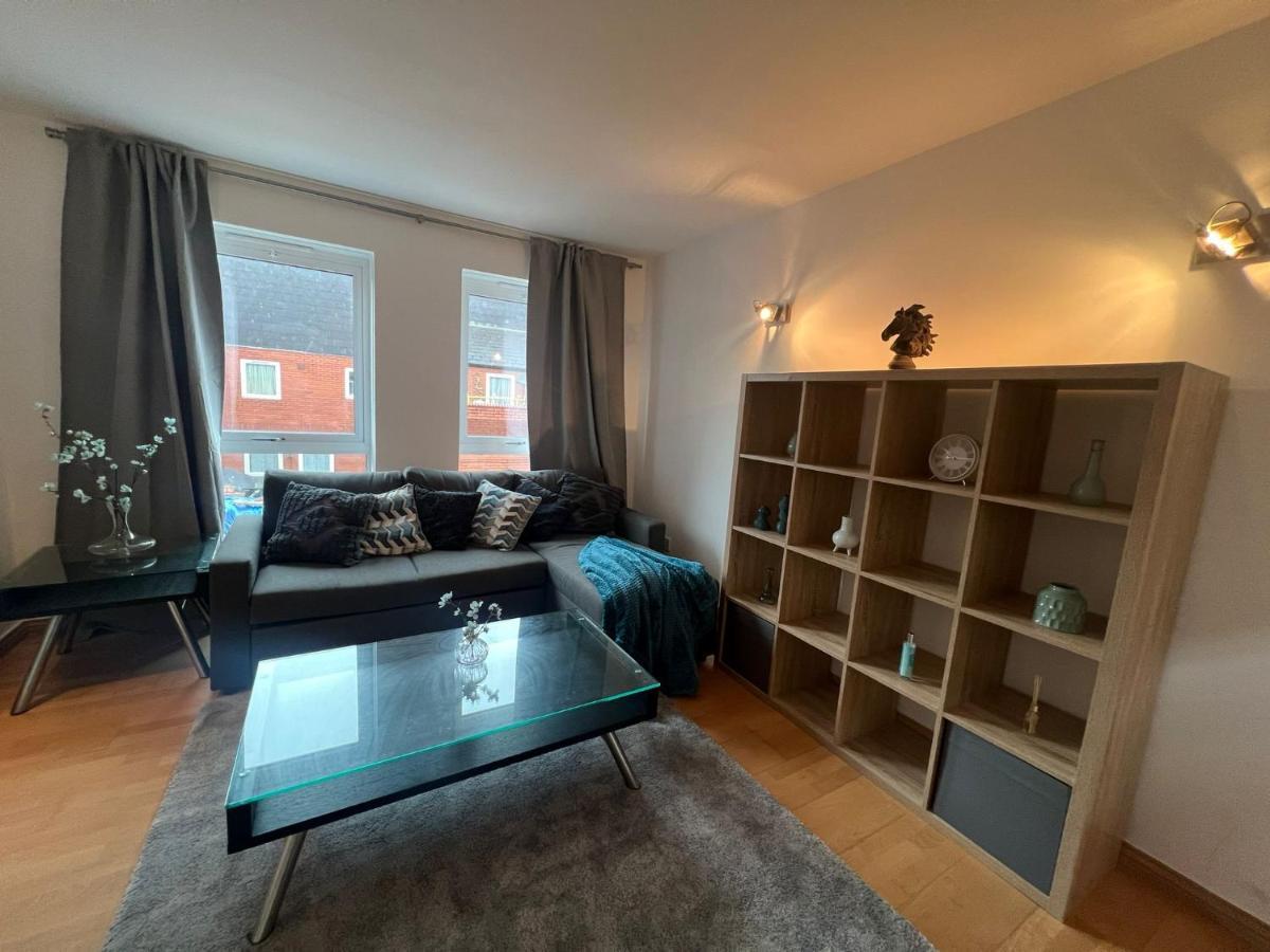 2 Bedroom Flat In Leicester Square Lägenhet London