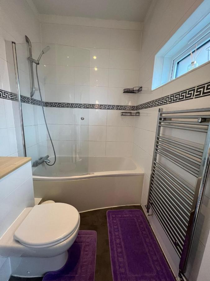 2 Bedroom Flat In Leicester Square * London