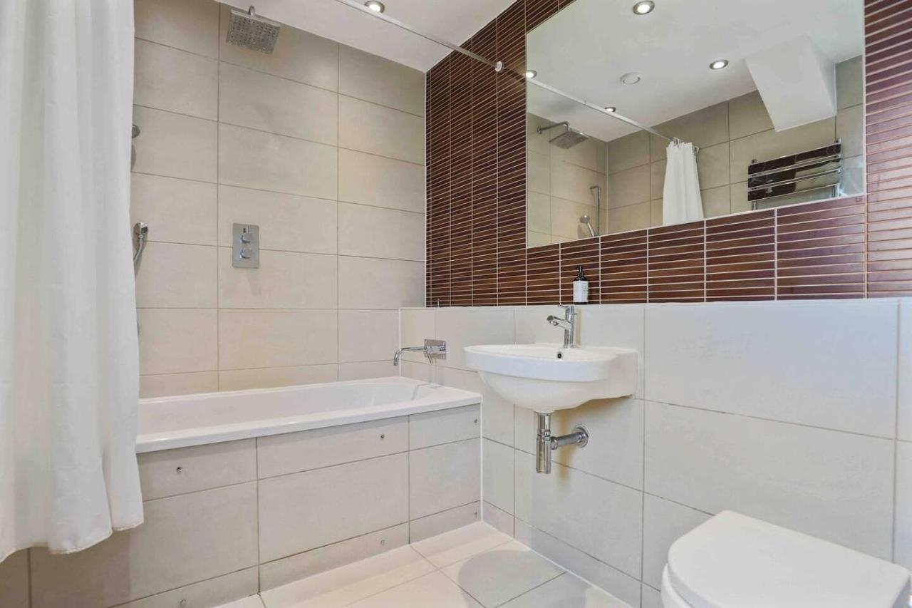 Luxurious Two Bedroom Penthouse Lejlighed