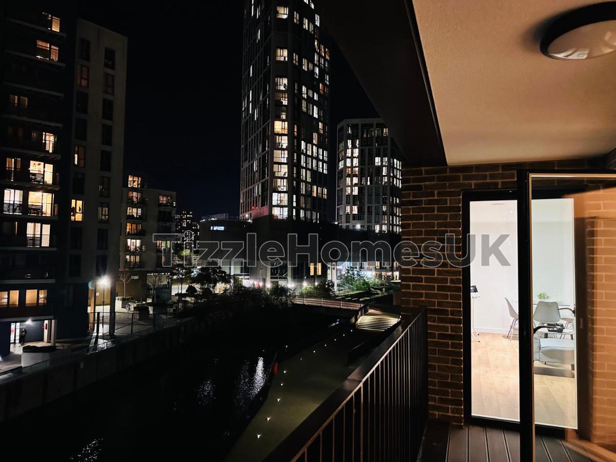 Tizzlehomesuk Apartment *
