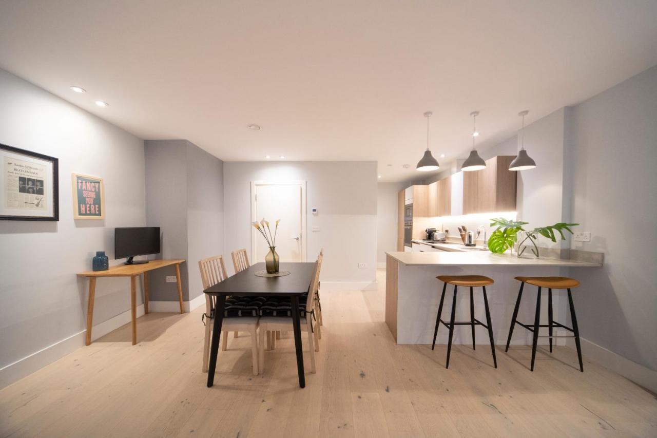 Stylish 1br - Bright & Large Living Area W/ Patio *