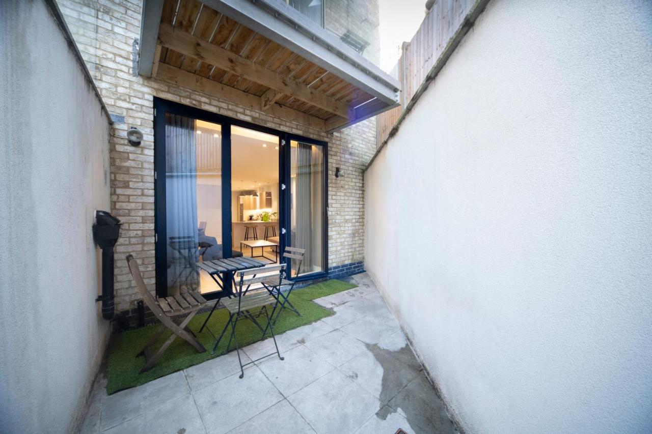 Stylish 1br - Bright & Large Living Area W/ Patio