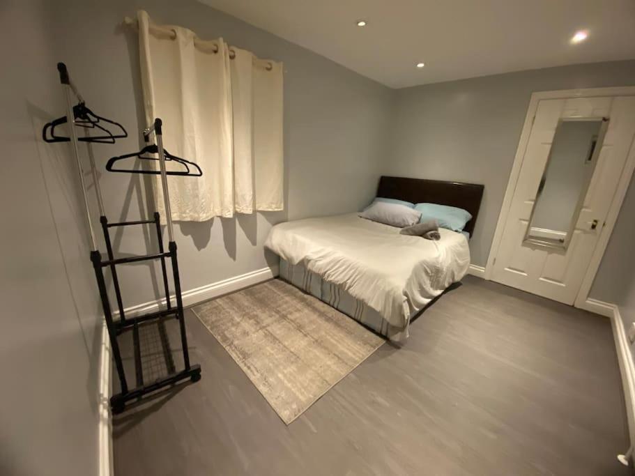 Spacious 2 Bedroom Flat * Londen