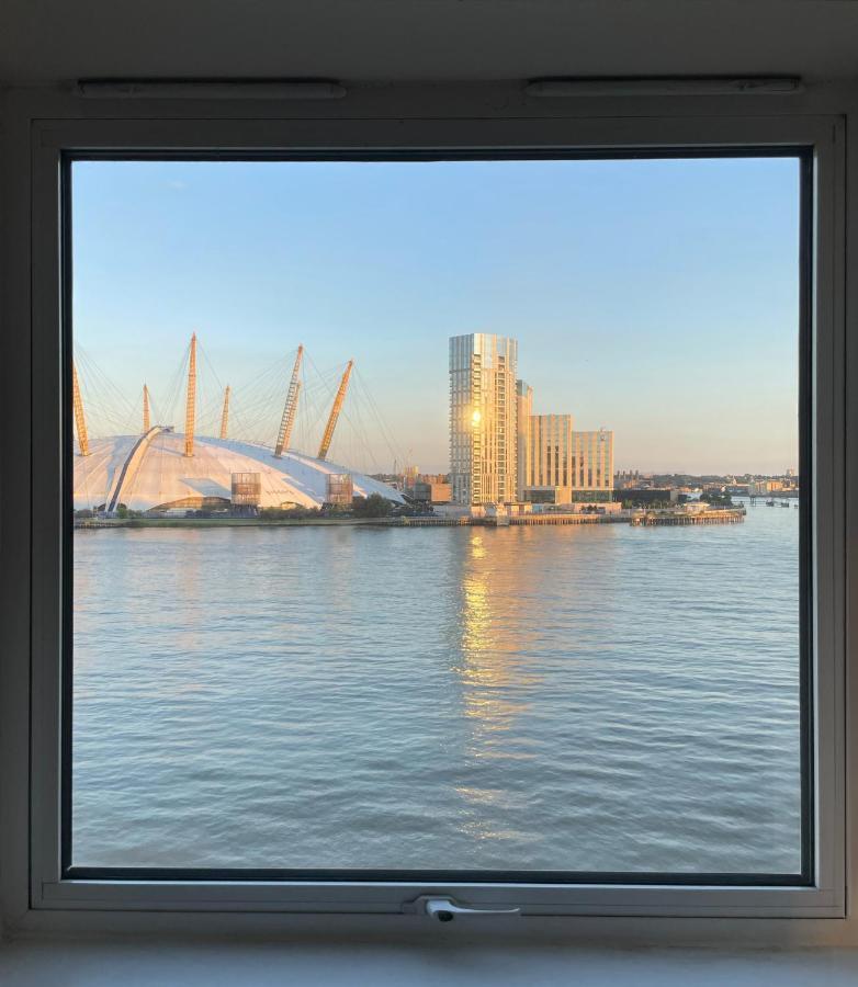 Alloggio in famiglia Very Large Ensuite With Wonderful View Over The River Thames In A Peaceful & Calm Residential Building - Shared Flat With 1 Host *