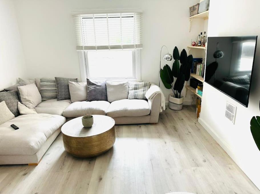 Stunning 2 Bedroom Flat Camden Apartment London