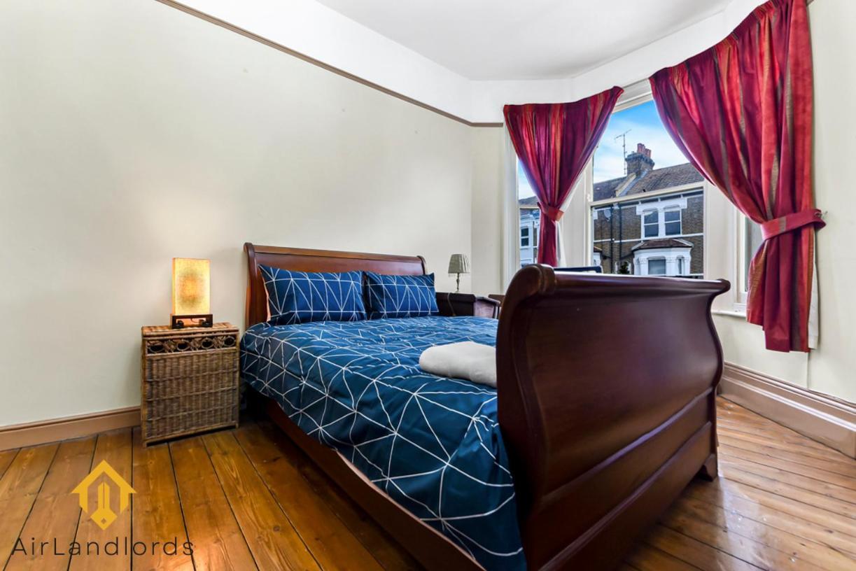 Peaceful 2-bedroom Flat Near Queens Park Station * Londen