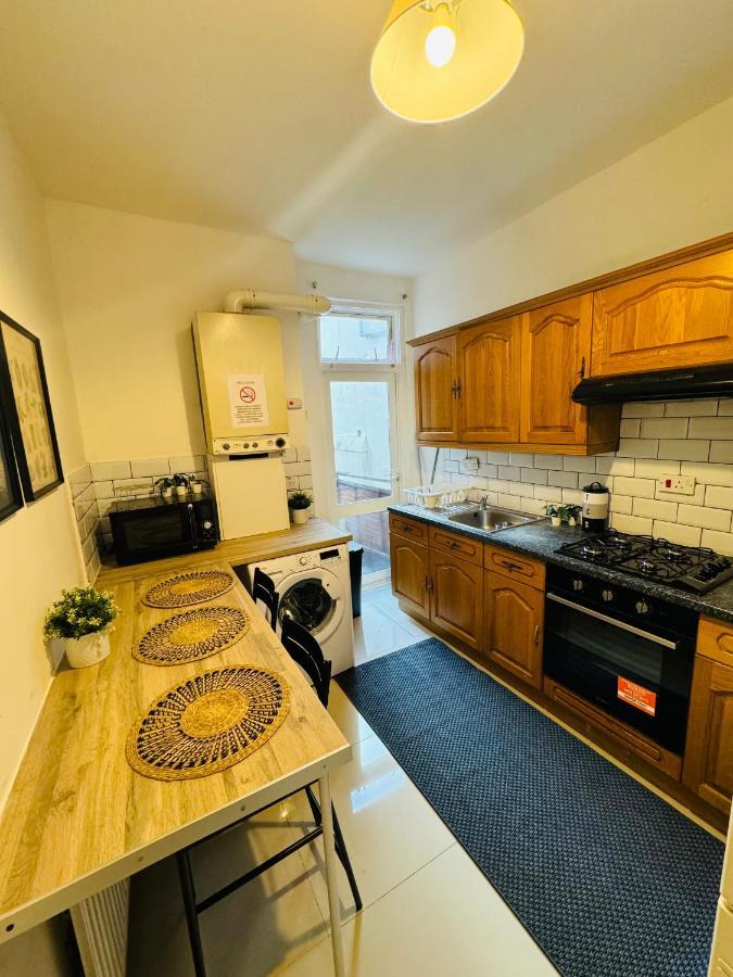 2 Bedrooms House Near Central London
