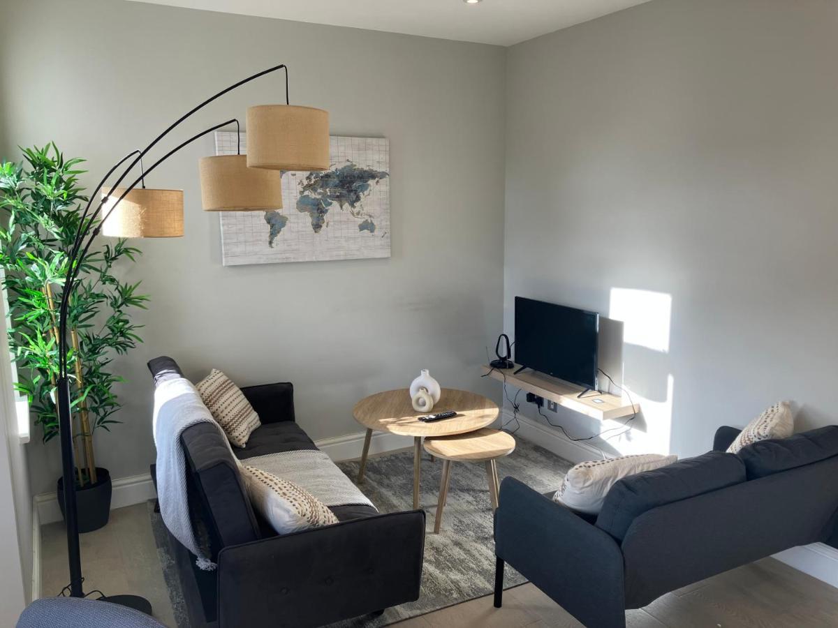 Splendid 2 Bed Flat With Private Terrace In Wimbledon - 2 The Queens
