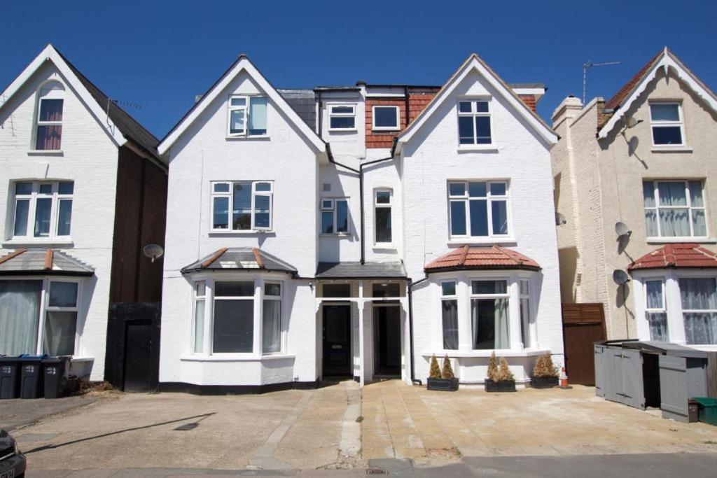 Splendid 2 Bed Flat With Private Terrace In Wimbledon - 2 The Queens