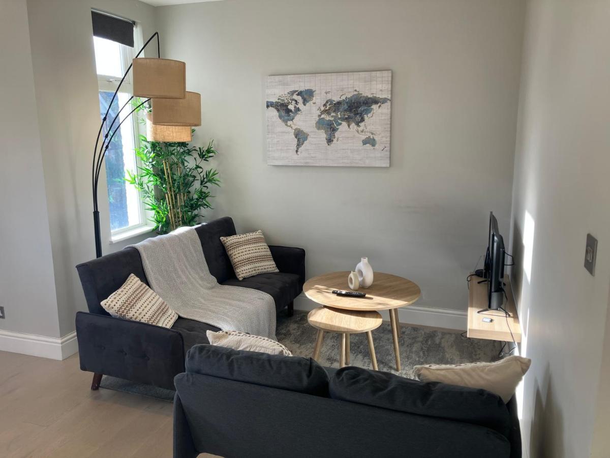 Splendid 2 Bed Flat With Private Terrace In Wimbledon - 2 The Queens * London