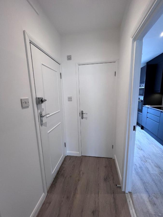 Flat In With Large Patio * London