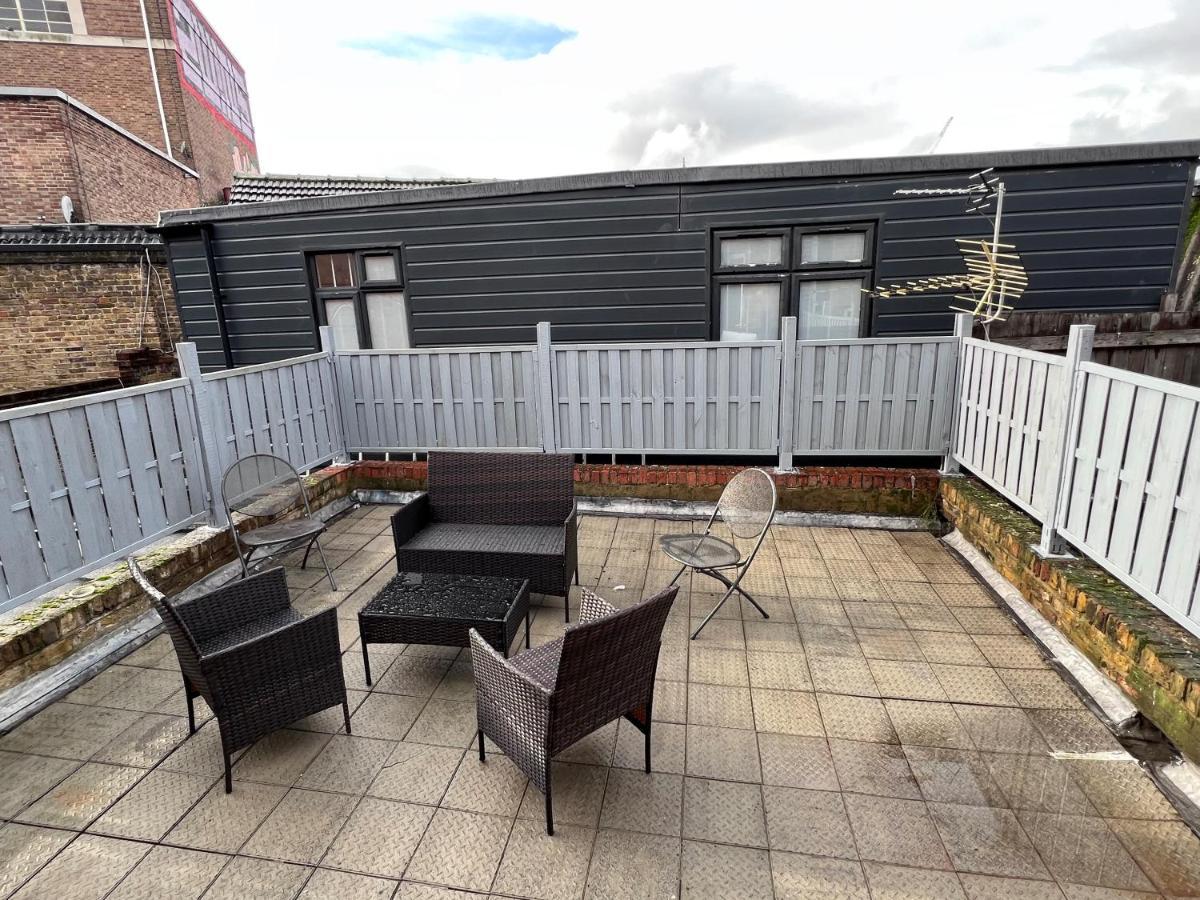 Apartment Flat In With Large Patio *
