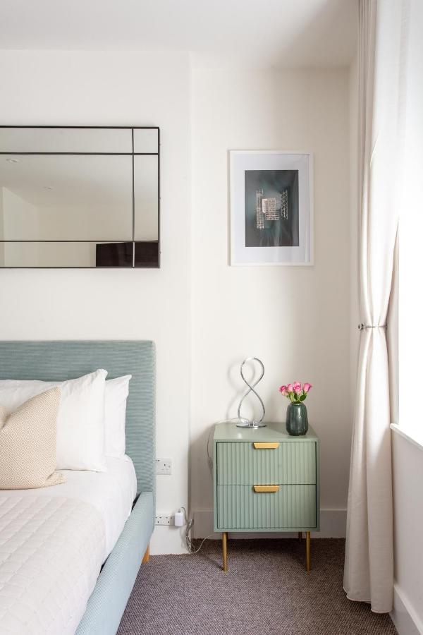 2 Bedroom In Covent Garden Sleeps 6 Appartement Londen