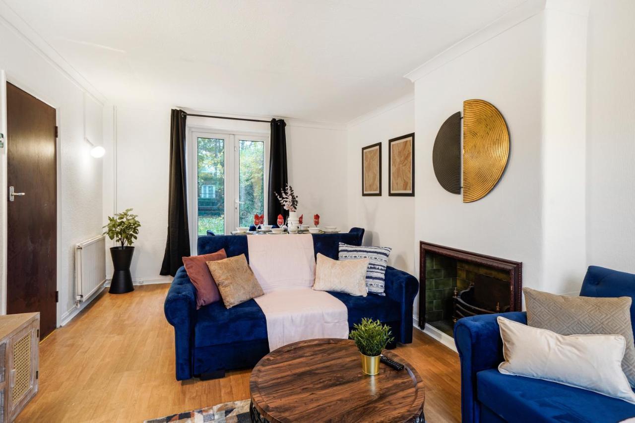 Semesterbostad Boutique Shepherds Bush Abode- Garden- Sleeps 12 *