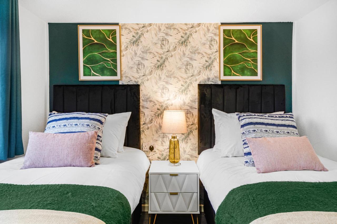 Boutique Shepherds Bush Abode- Garden- Sleeps 12 Vakantiehuis *