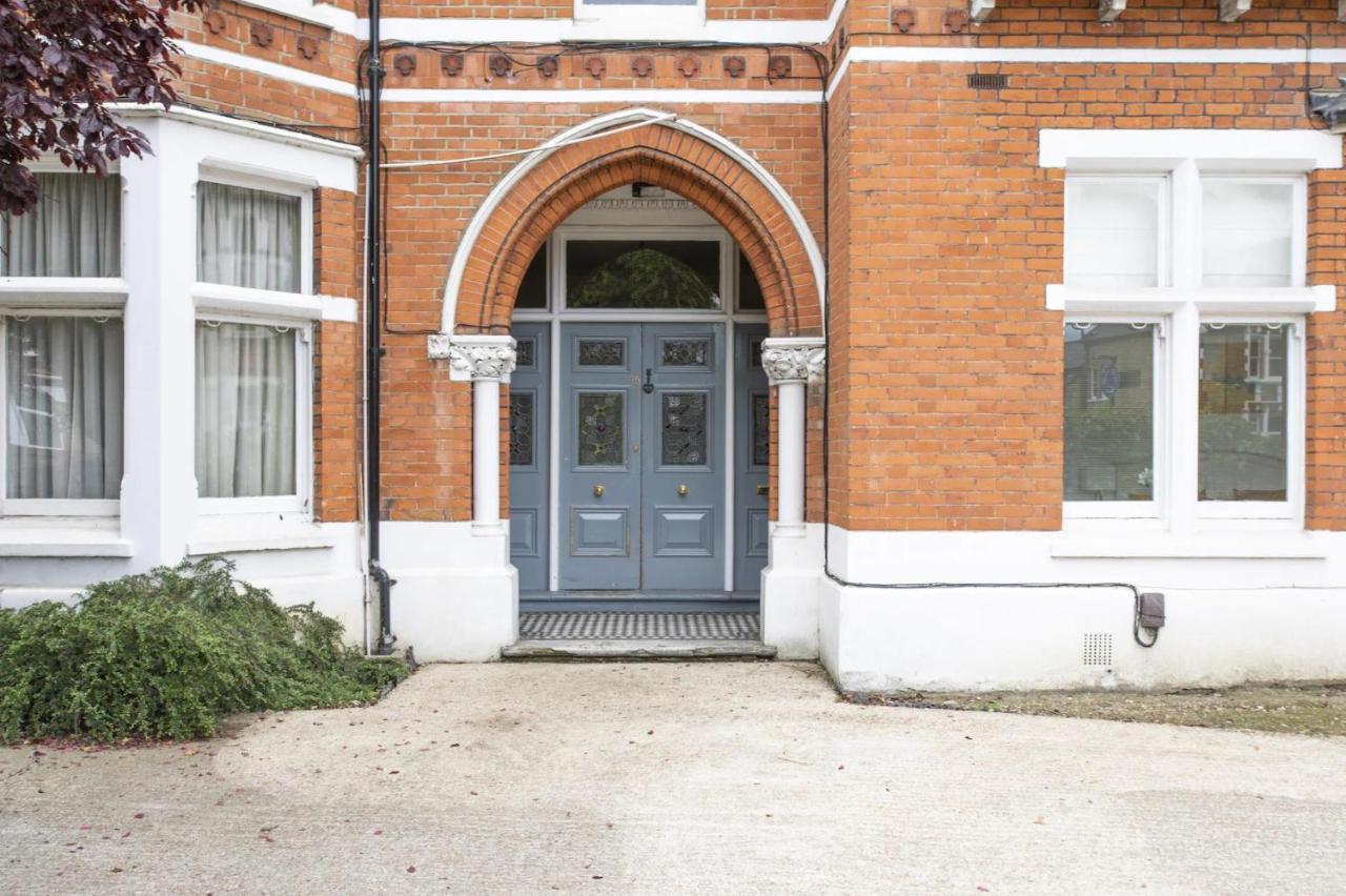 Stunning 4-bed In London-parking & Garden Lägenhet