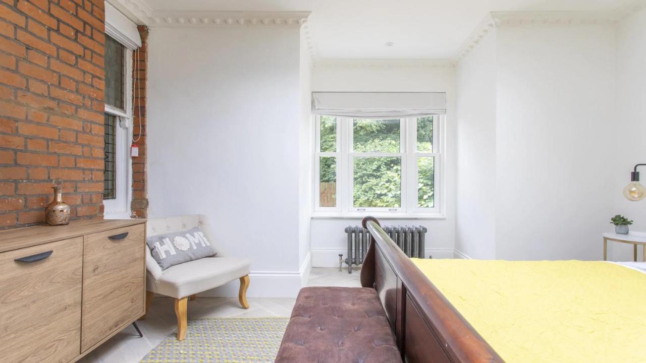 Stunning 4-bed In London-parking & Garden Lägenhet