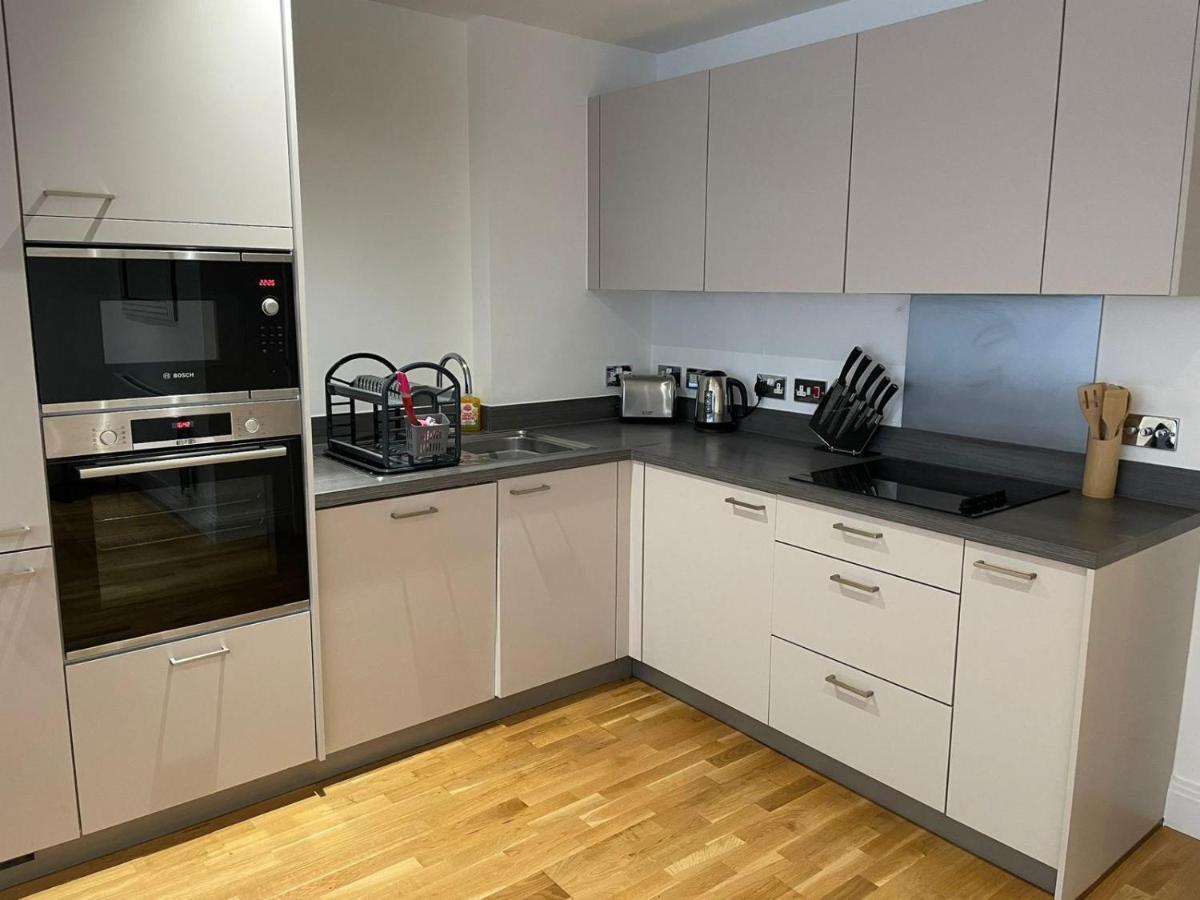 Appartement Lovely 2 Bedroom *