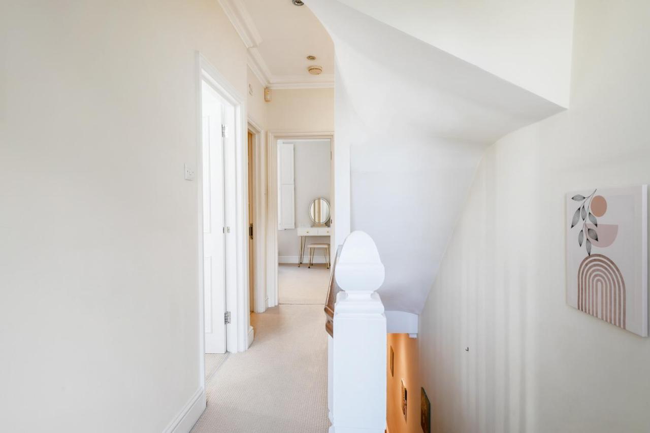 Beautiful 4 Bedroom House Near Paddington Station Hébergement de vacances