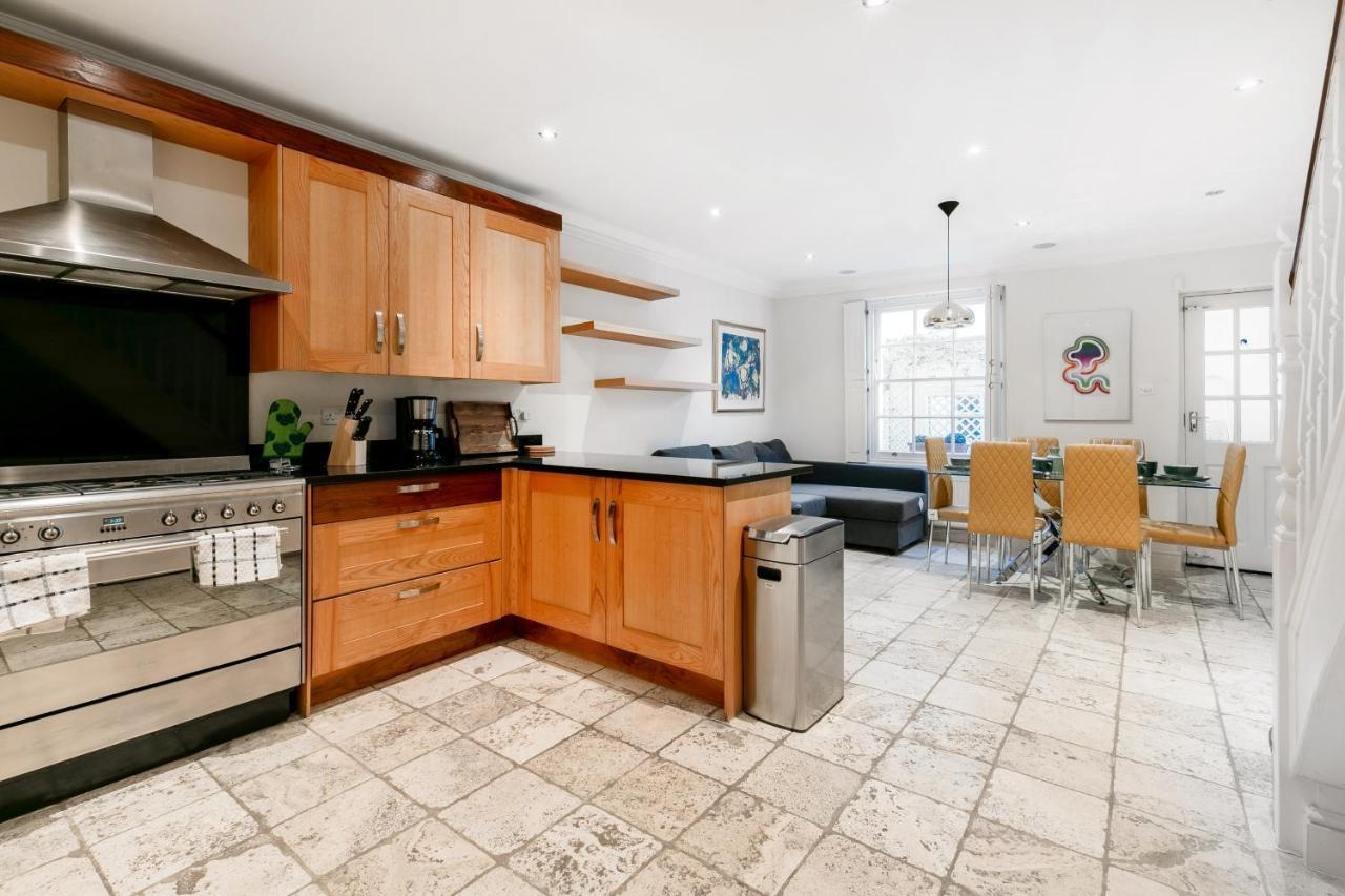 Hébergement de vacances Beautiful 4 Bedroom House Near Paddington Station Londres