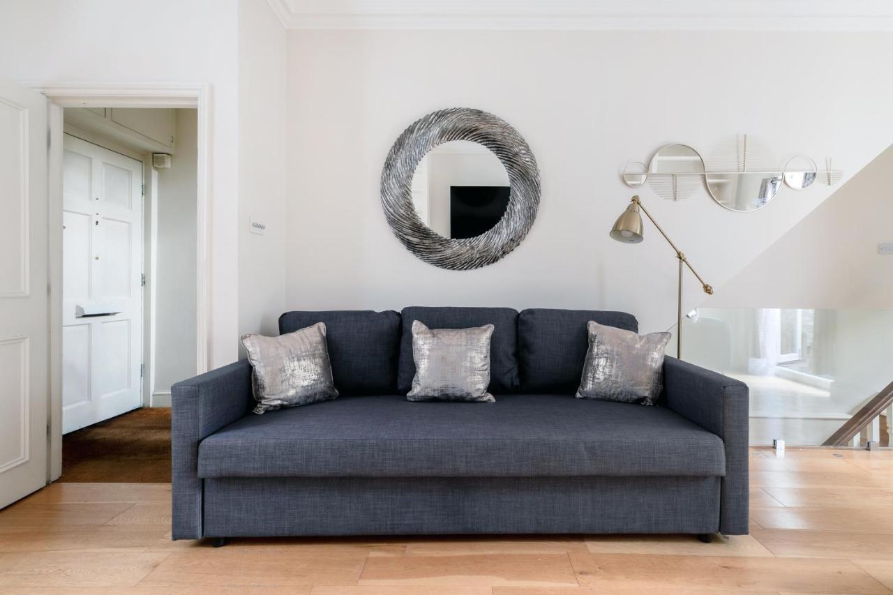 Beautiful 4 Bedroom House Near Paddington Station Hébergement de vacances *