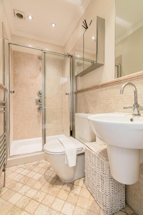 Beautiful 4 Bedroom House Near Paddington Station Hébergement de vacances Londres