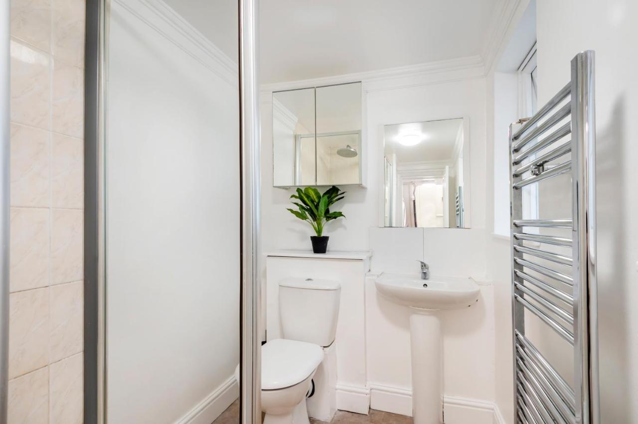 Hyde Park Modern Apartment
