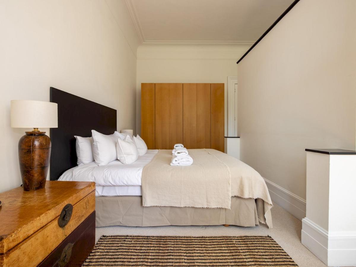 Pass The Keys Gorgeous With Access To A Private Garden Londres