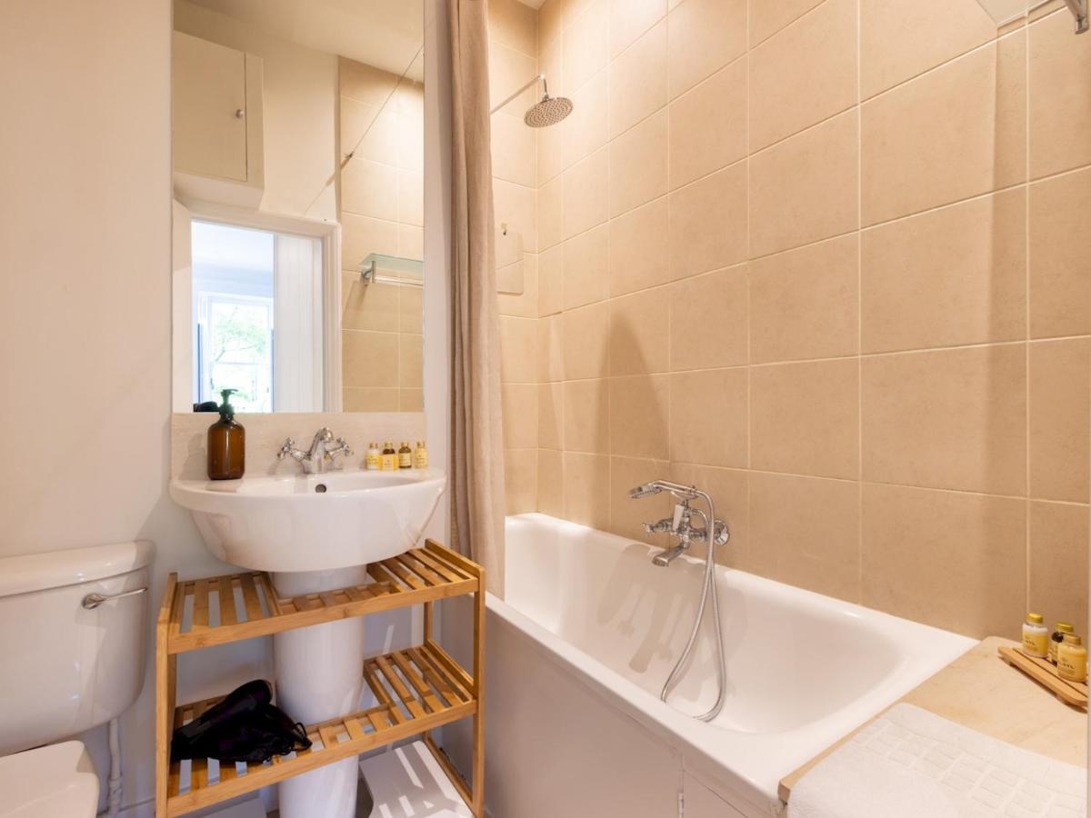Pass The Keys Gorgeous With Access To A Private Garden Apartment