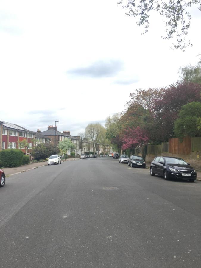Modern And Chic With Beautiful Landscape Views * Londen