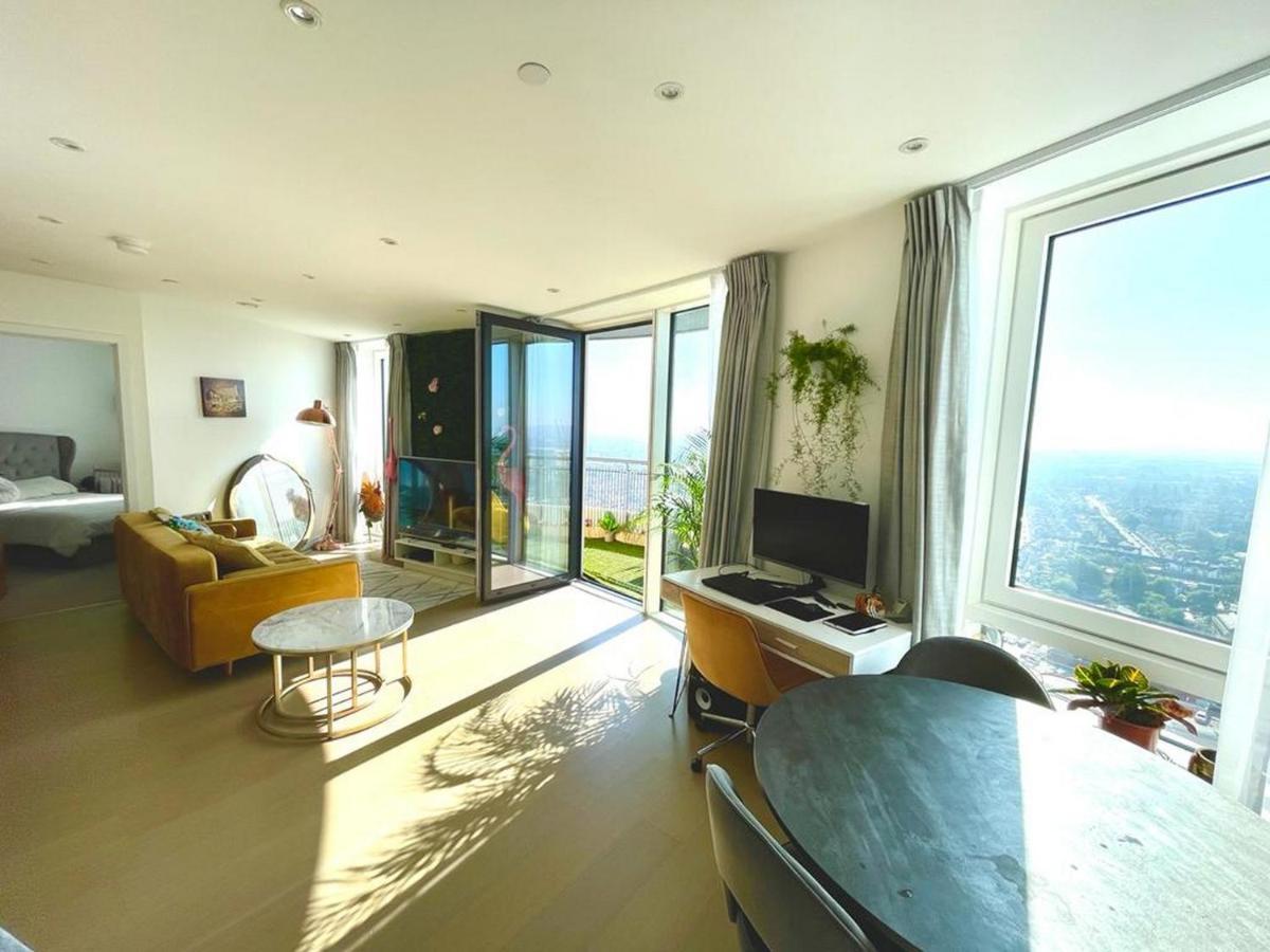 Stylish 1-bedroom With Stunning Views Appartamento *