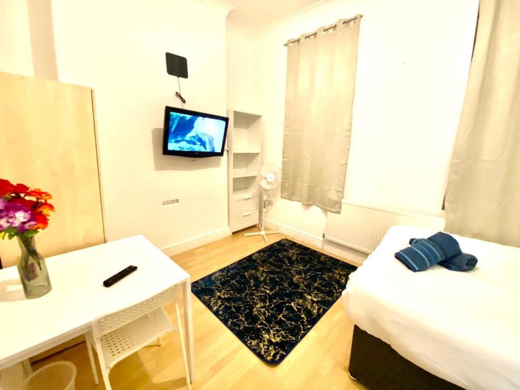Lovely 3 Bedroom Property Next To Paddington Station Central Apartment