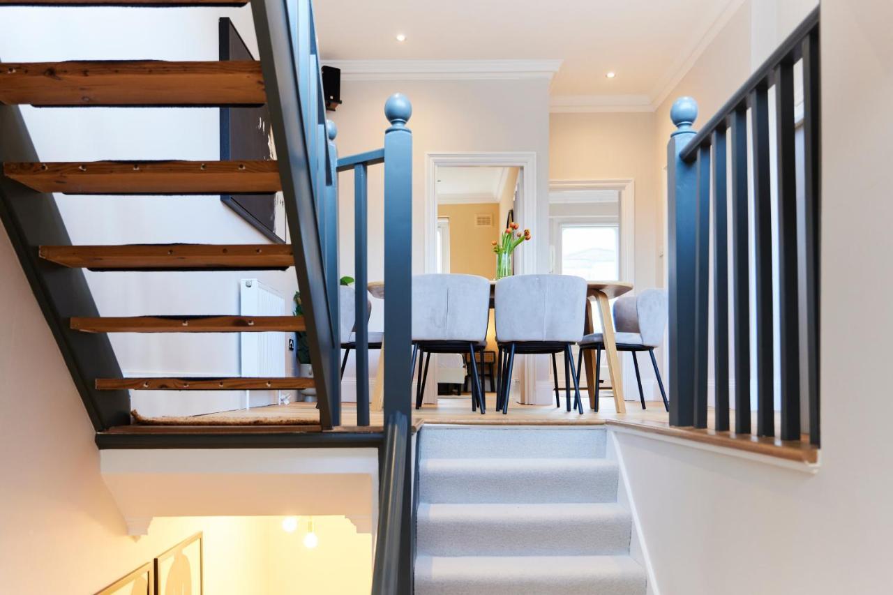 Lejlighed The Earl's Court Space - Modern 2bdr Flat With Terrace + Parking London