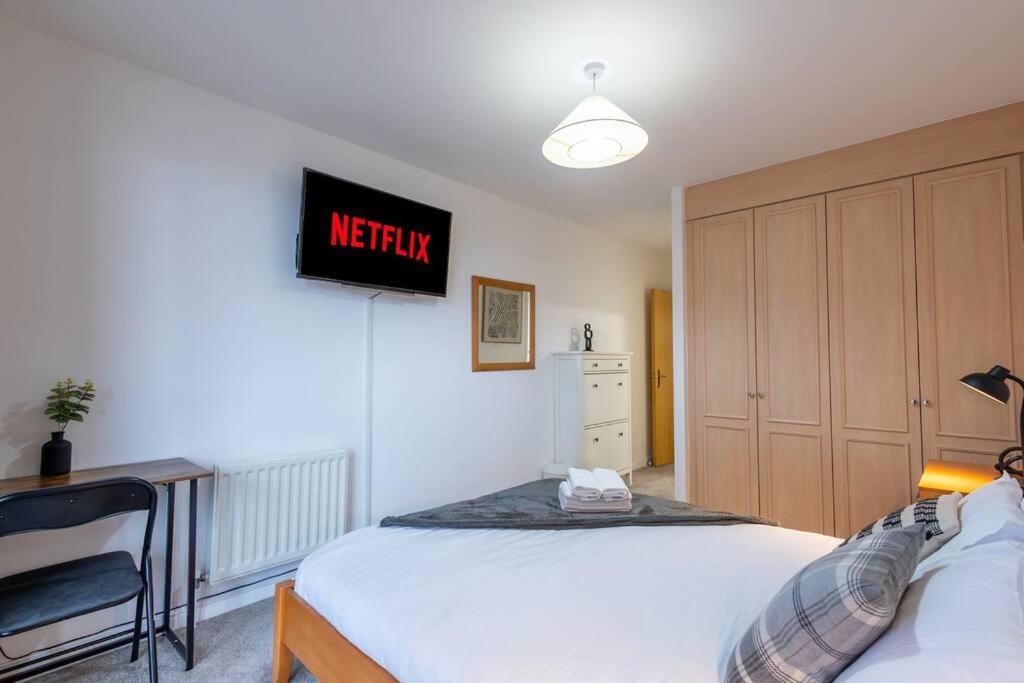 Morden Apartment, By The Sea With Free Parking Apartment London